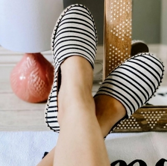 WOMEN'S ANDI SLIP ON ESPADRILLES FLATS LOAFERS - Picture 2 of 2